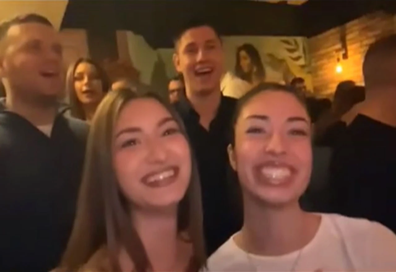 Viralni video najpoznatijeg ''Ćacija'': Djevojka ga prozvala''sendvičarom''