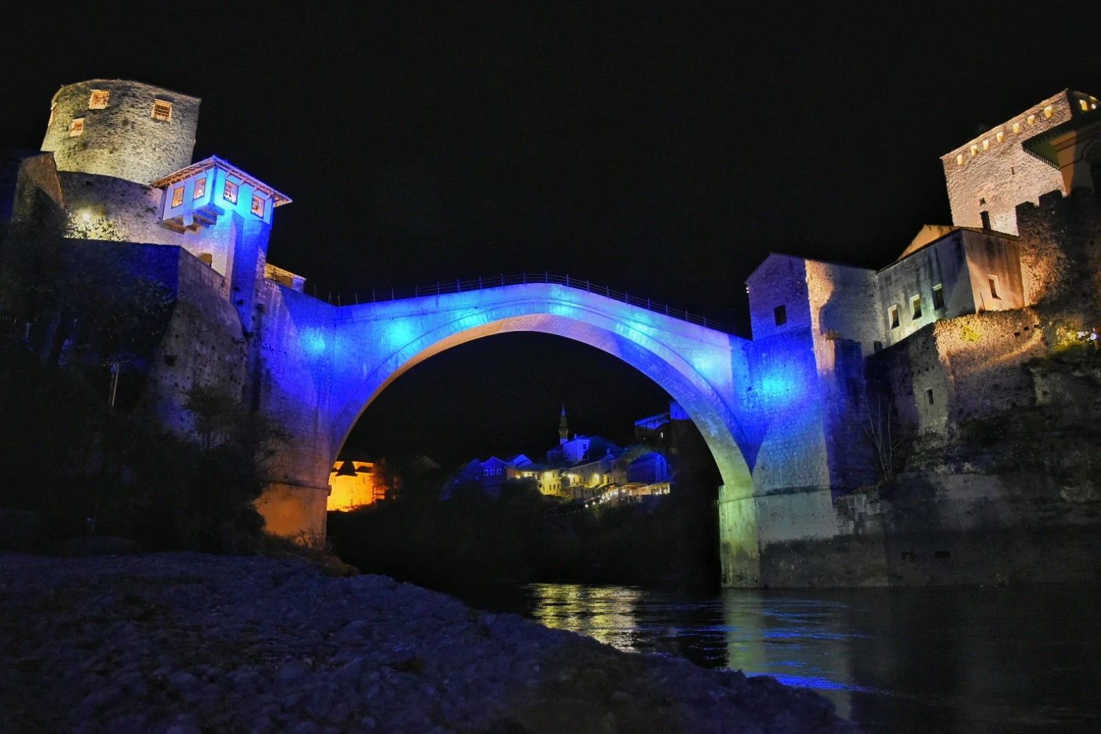 Mostar u globalnoj kampanji podizanja svijesti o autizmu: Stari most i Kosača svijetlit će plavo