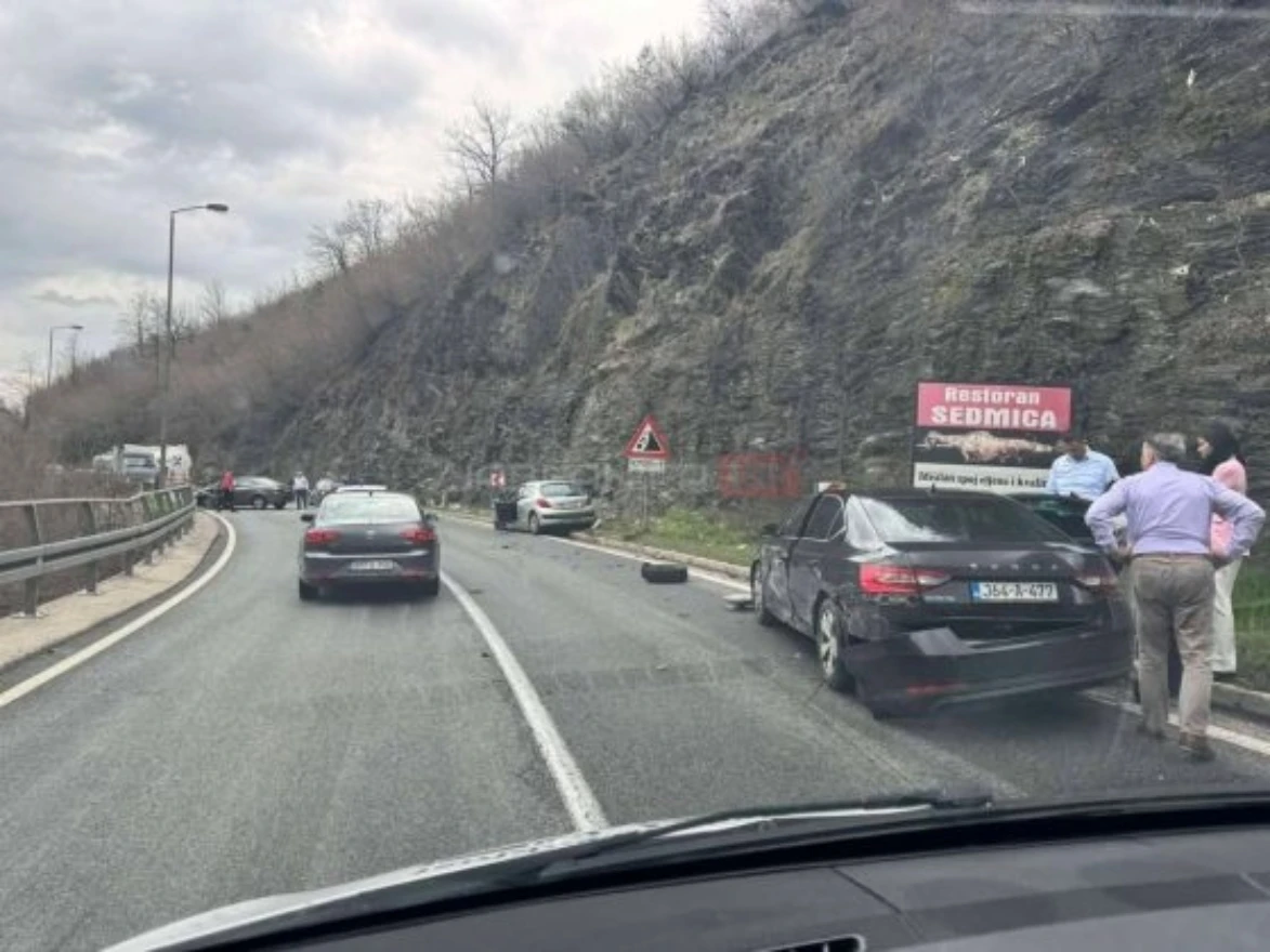 Sudar četiri vozila na M-17