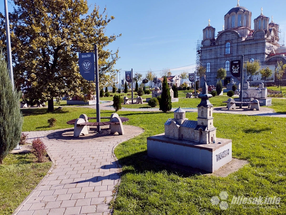 Park minijatura „Srbija“ i crkva svetih Arhangela