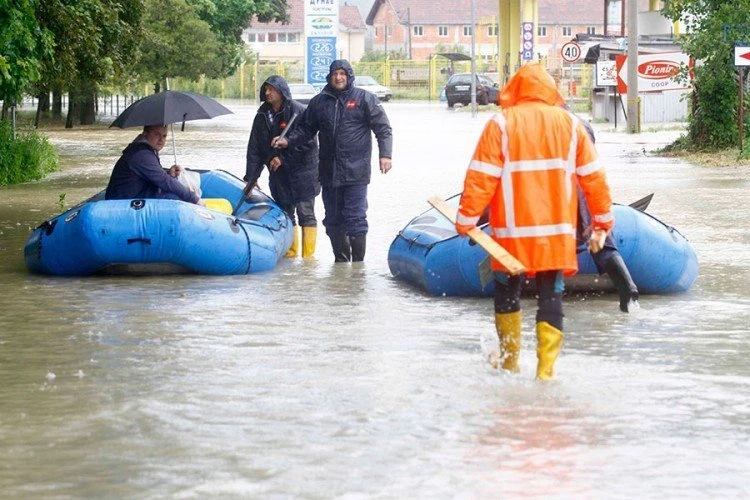 Pojavili su se ''lažni spasioci'': Obilaze građane i pozivaju na evakuaciju