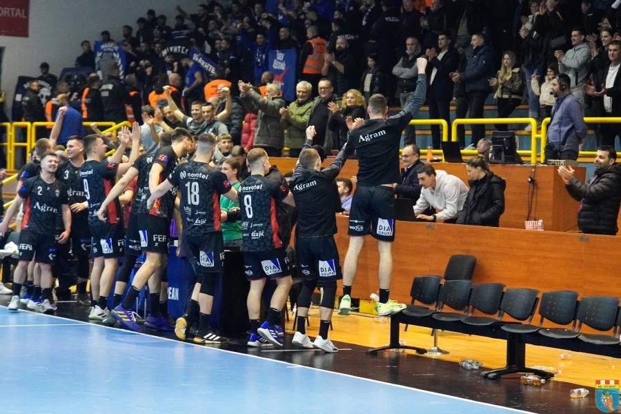Izviđač u punoj dvorani nadoknadio minus tri protiv Islanđana i prošao u polufinale!