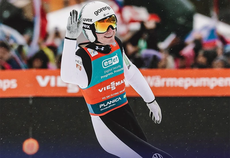 Slovenac izveo najduži let u povijesti skijaških skokova