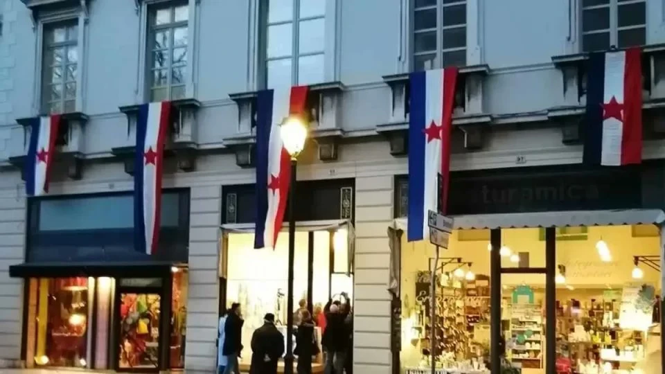 U Italiji osvanule jugoslavenske zastave