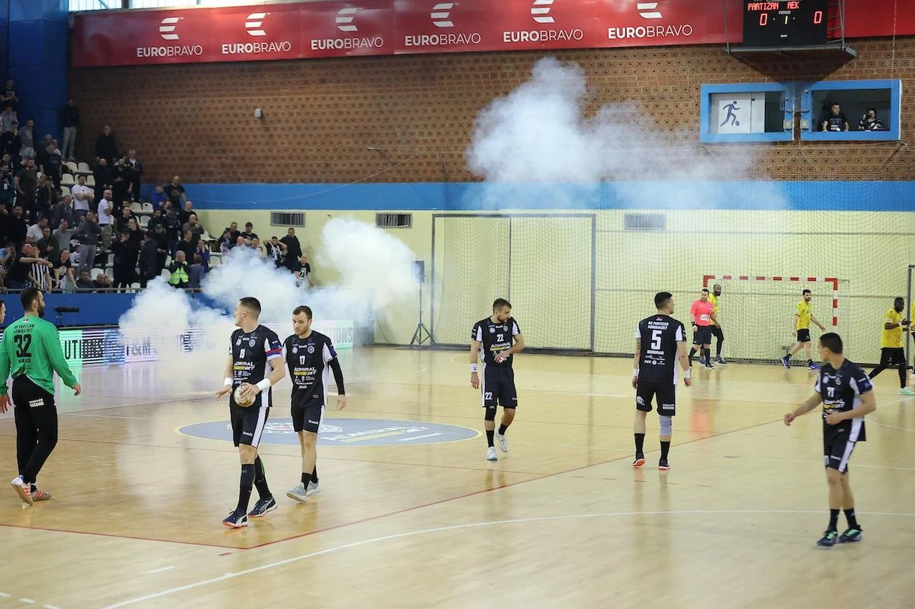 Izviđač čeka, Partizan i AEK nisu odigrali revanš zbog nereda u dvorani