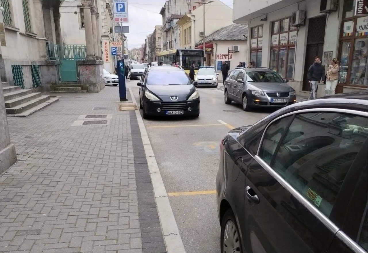Sudar u Titovoj ulici: Promet obustavljen