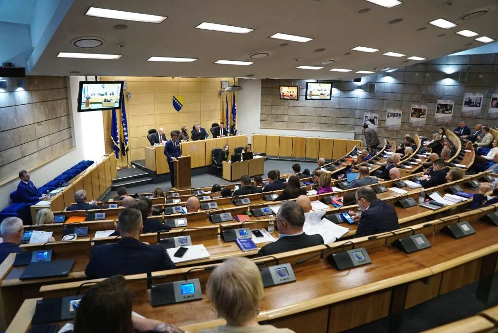 Doprinosi niži, troškovi plaća manji: Prijedlog zakona pred zastupnicima