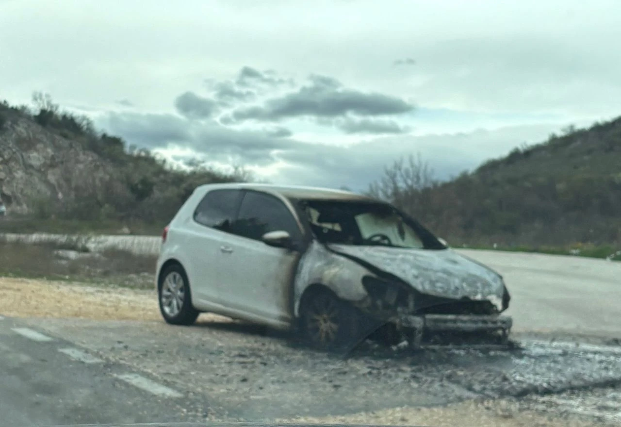 Izgorio automobil na cesti između Mostara i Širokog Brijega