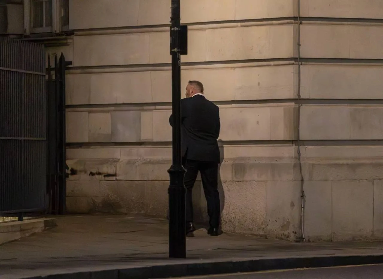 Rooney urinirao na ulici