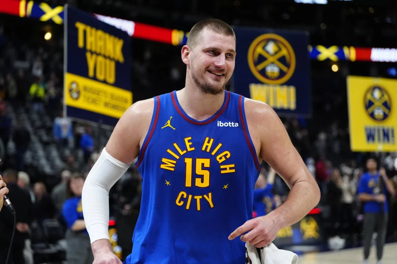 Jokić ubacio 61 poen, Curry 52 poena