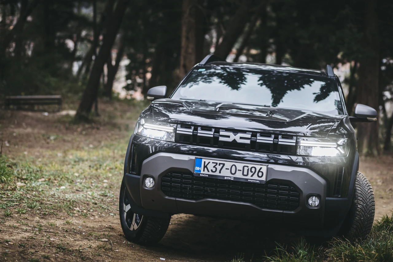 Bljesak je vozio novi Dacia Duster