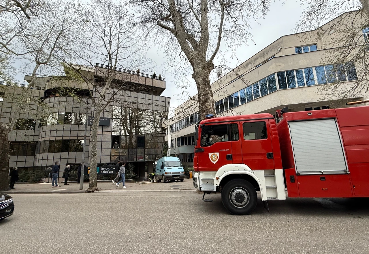 Spašavanje u Mostaru: Čistio prozore pa završio zaglavljen u zraku