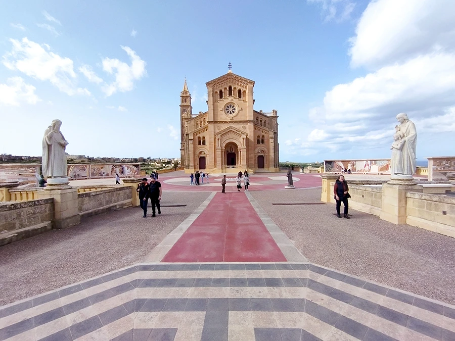 Ta'pinu, malteško Međugorje u ''mostarskim'' mozaicima