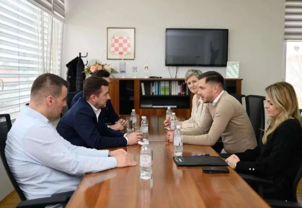 Kordić i Lončar: Zabrana raspolaganja zemljištem koči razvoj BiH