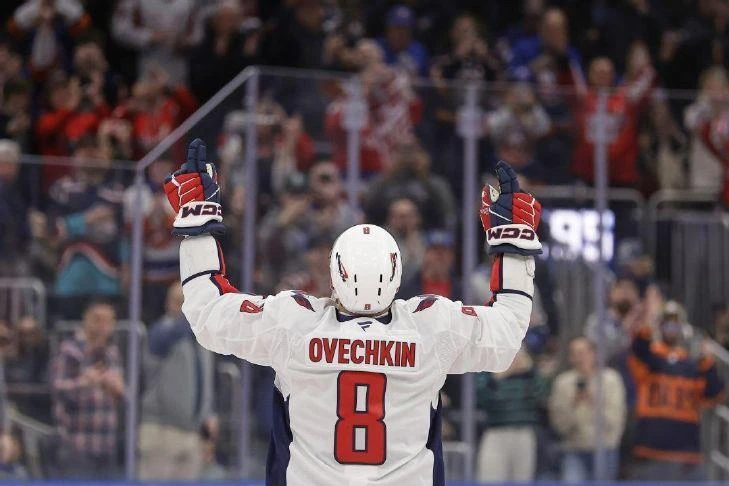 Ovechkin je zabio 985. u karijeri, on je sada najbolji strijelac NHL-a svih vremena
