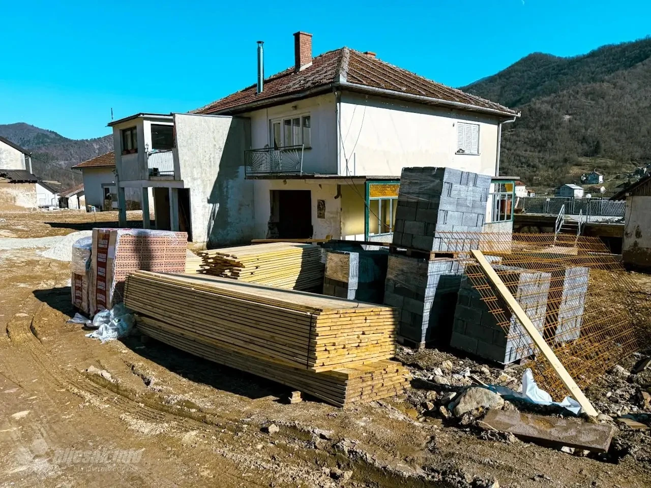 Jablanica: 15 obitelji dobiva pomoć za obnovu domova zahvaljujući donacijama Crvenog križa