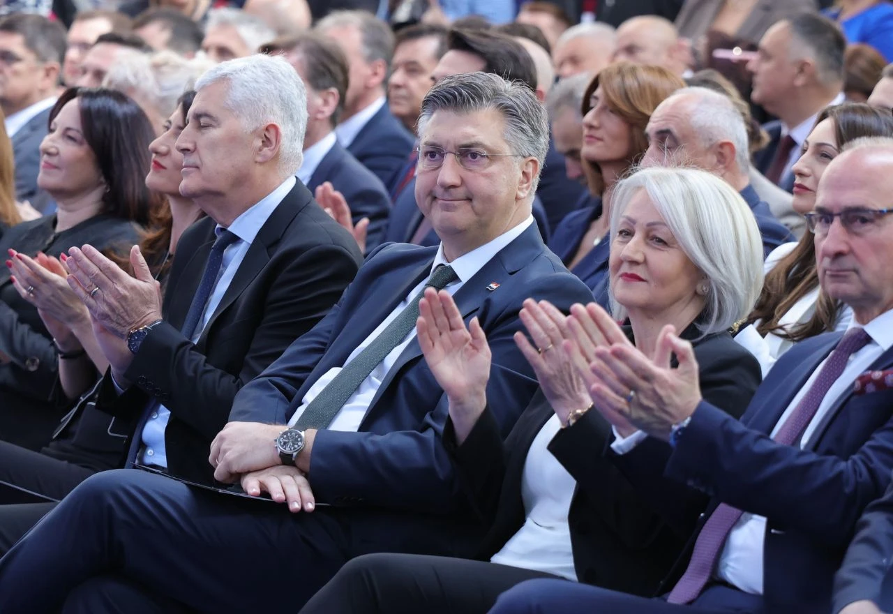 FOTO | Sajam u vremenima velikih kriza: Gospodarstvenici ispred politike
