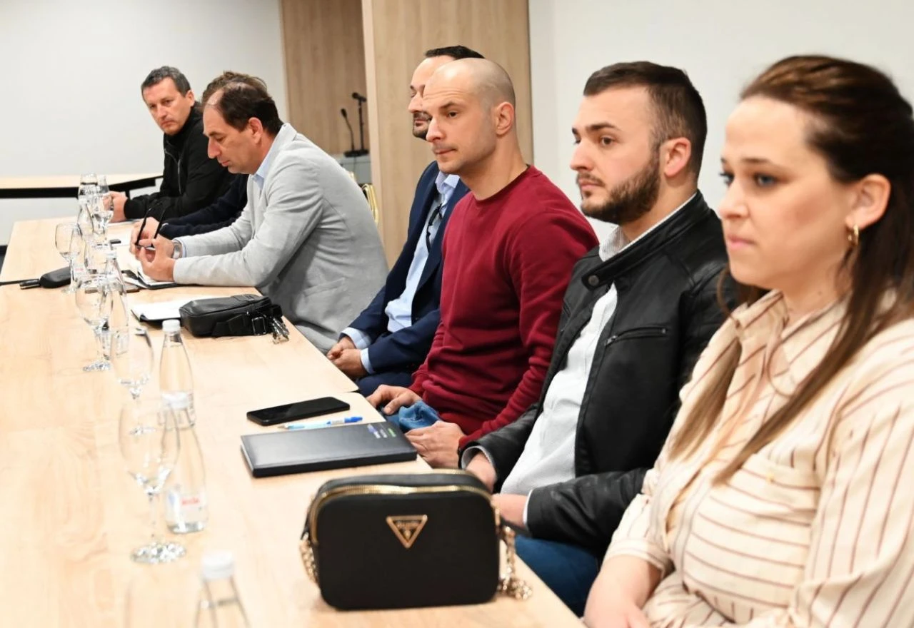 Ministri Pozder i Hrnjic na sastanku u Neumu