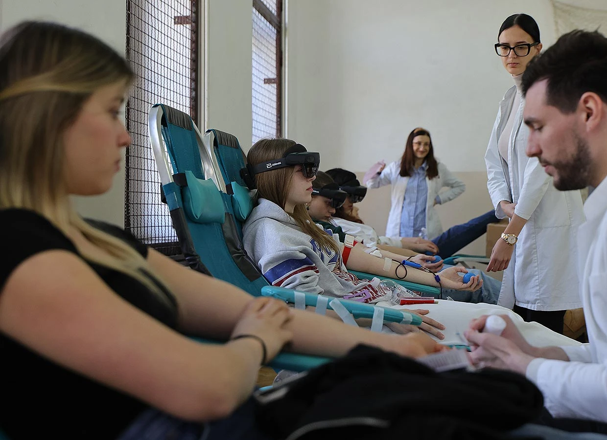 FOTO / VIDEO | Mostarci isprobali MR naočale koje mijenjaju iskustvo darivanja krvi