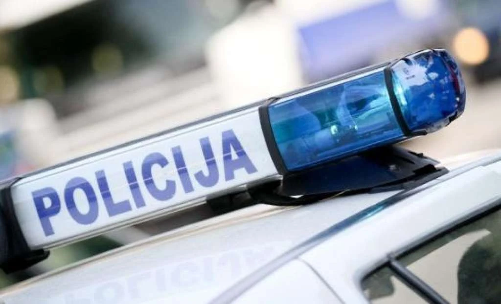 Dvojica policajaca uhićena zbog mita