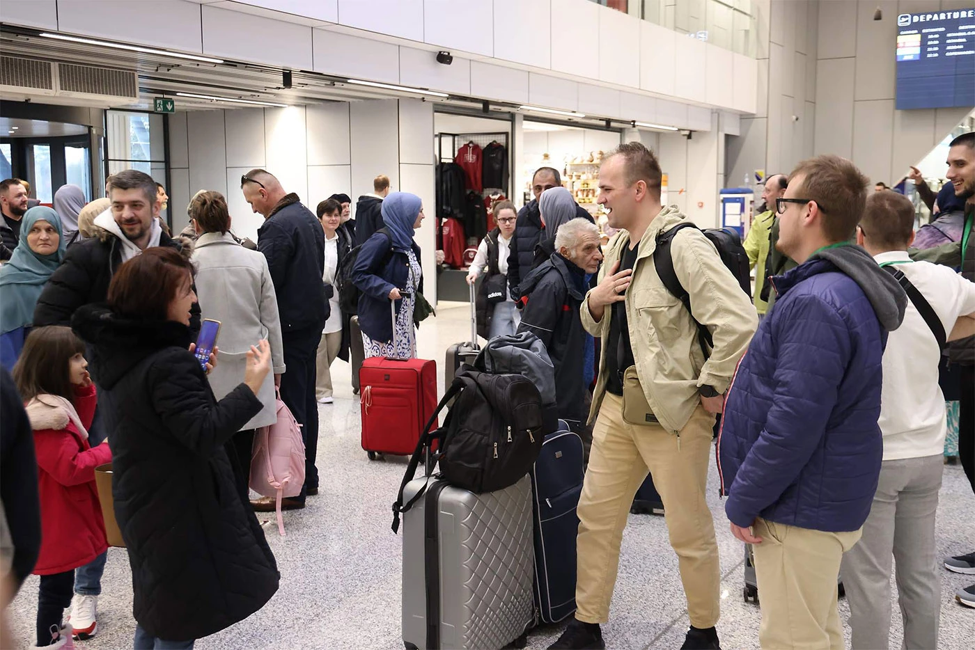 Devet gluhih vjernika iz BiH prvi put organizirano otputovalo na umru