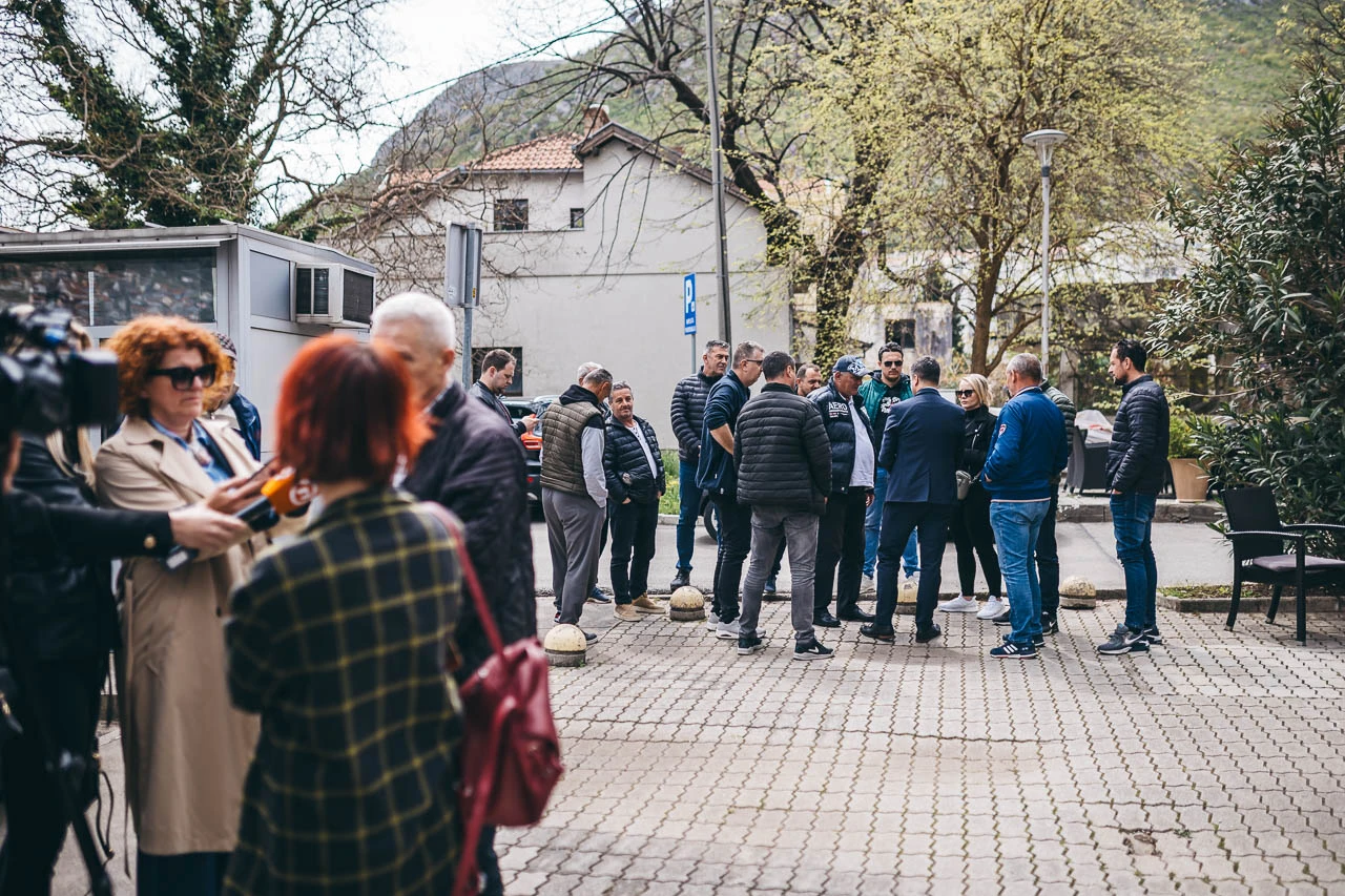 Radnici Granita se okupili u Mostaru: Jablanicu je odnijela poplava, ako nam odnesu Granit, nek nas pobiju