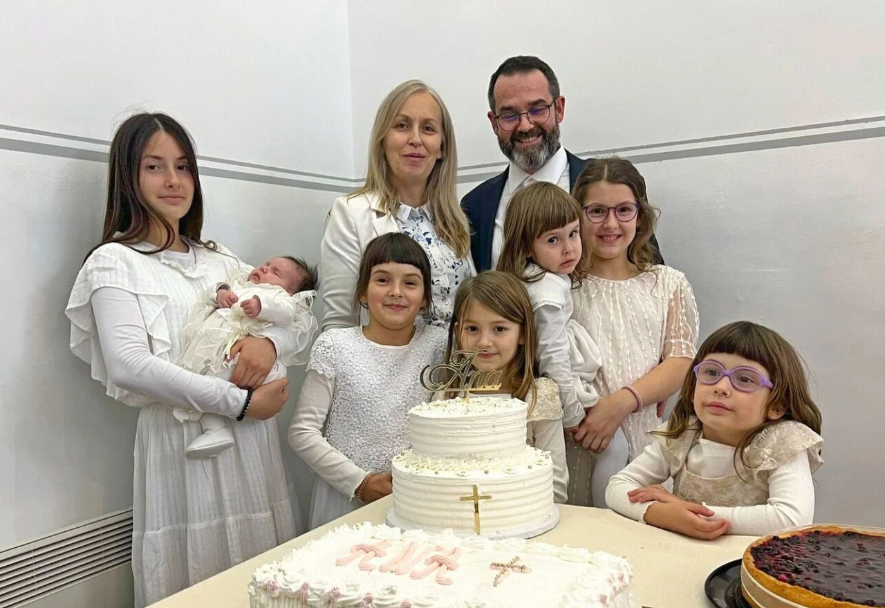 Stočanka Slavica Kutnjak krstila svoje sedmo dijete u dubrovačkoj katedrali