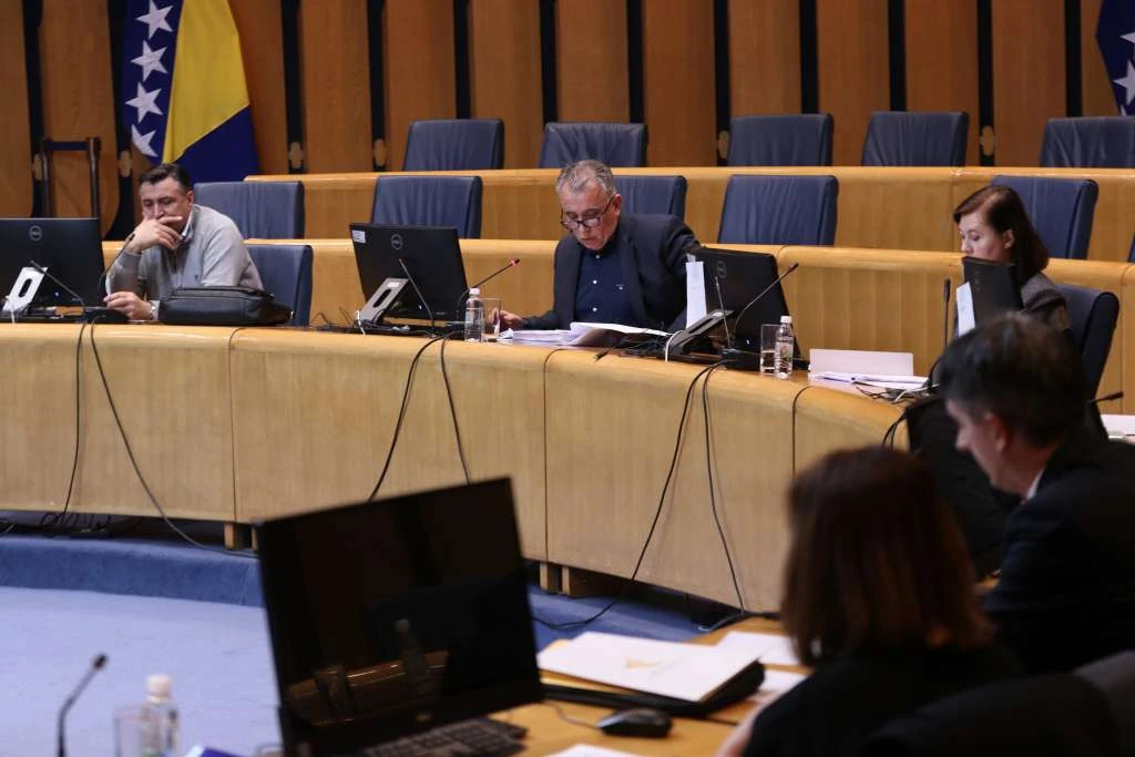 Zakazano javno saslušanje Upravnog odbora i rukovodstva Uprave za neizravno oporezivanje