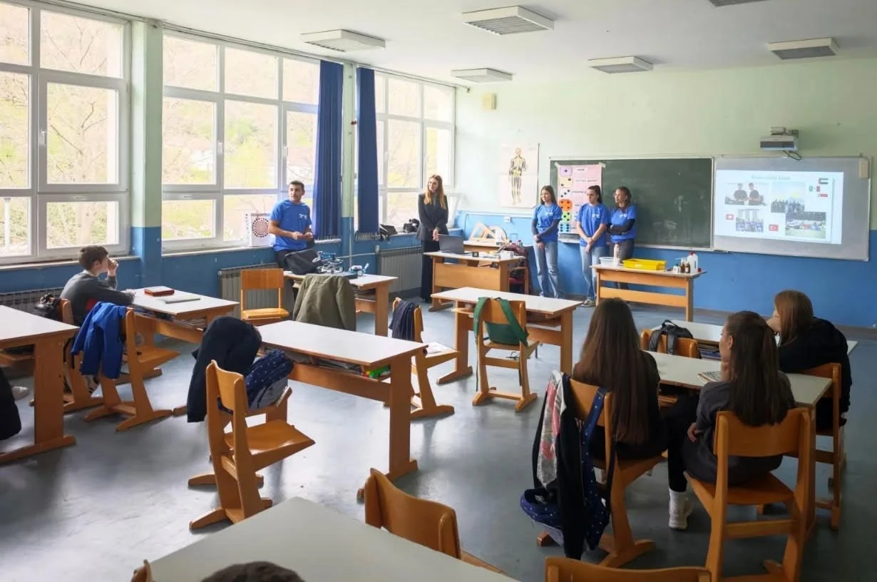 Druga gimnazija Mostar predstavila se osnovcima u Drežnici