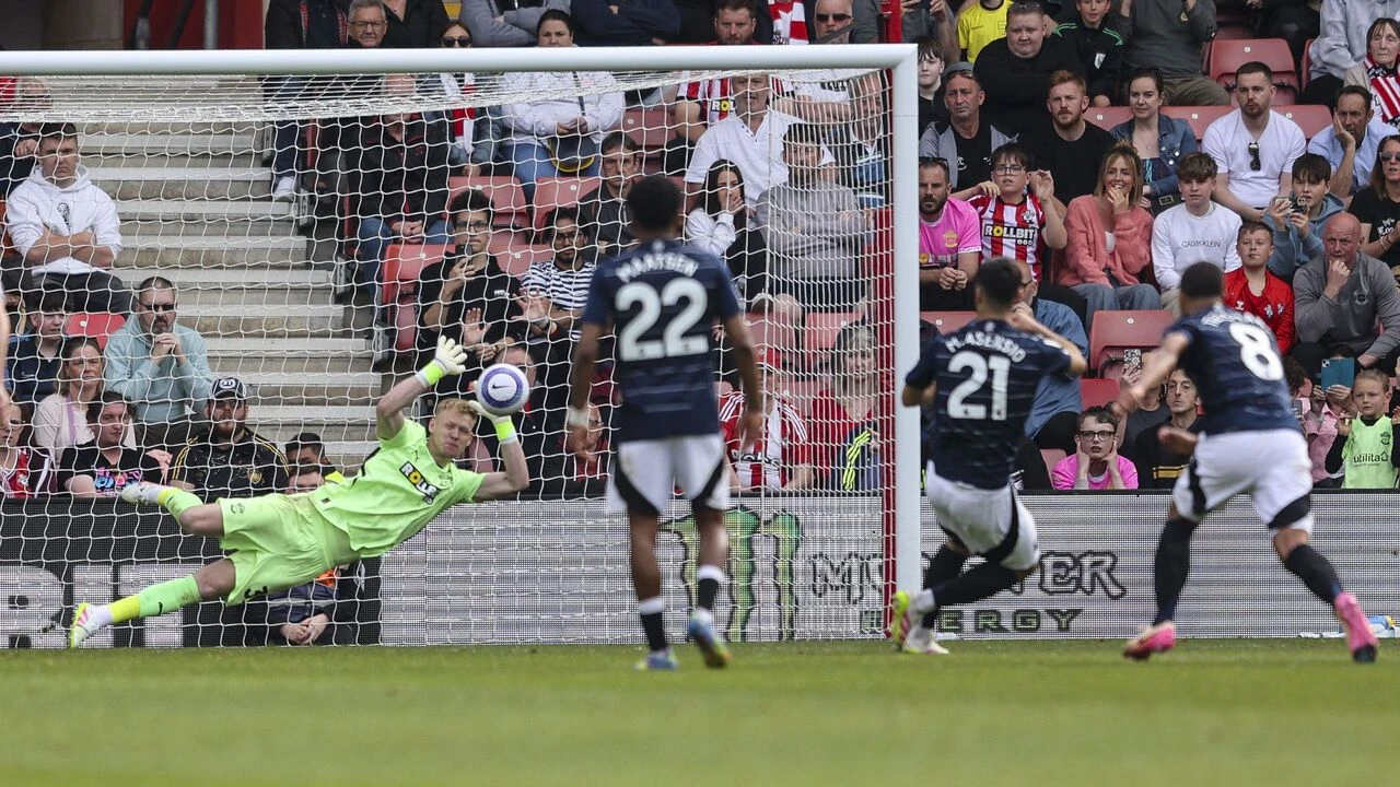 Nottingham izgubio drugu zaredom, Ramsdale skinuo dva penala Asensiju