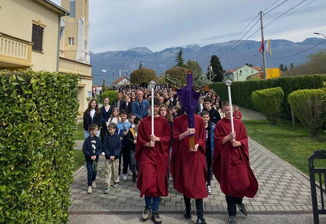 Cvjetnica, Nedjelja Muke Gospodnje, svečano je proslavljena u Bijelom Polju uz sudjelovanje nekoliko stotina vjernika