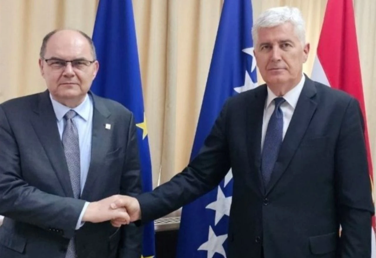 OHR: Fokus razgovora Schmidta i Čovića na rješavanju krize u BiH