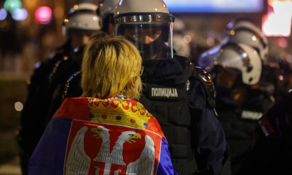 Studenti noćas blokirali RTV Srbije i Vojvodine: Direktor ih optužio za otmicu zaposlenih