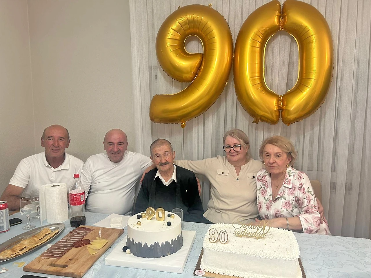 Jure Zadro sa svojim najmilijima proslavio 90. rođendan
