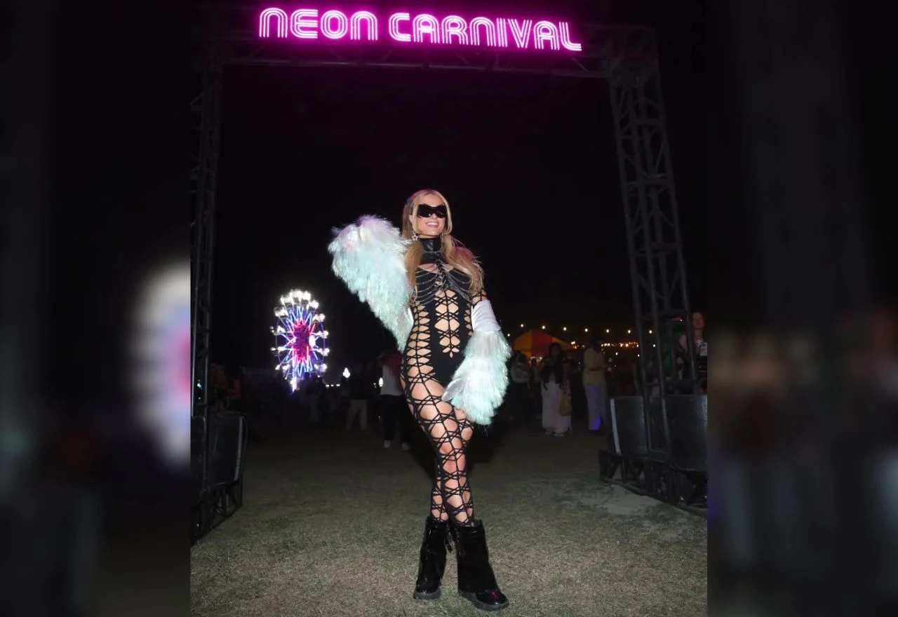 Paris Hilton pokazala više nego što je trebala u divljem mrežastom kombinezonu