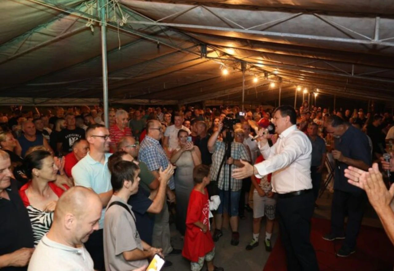 Skupa žurka, jeftina kazna – SNSD platio 9.500 KM kazne zbog ''Krajiških večeri''