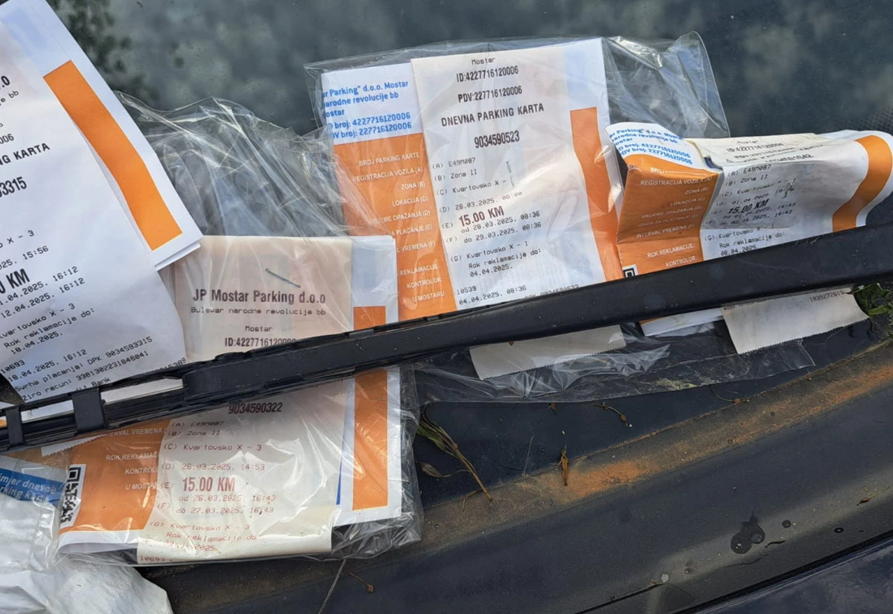 Neiskoristiva parking mjesta i vozila koja gomilaju kazne