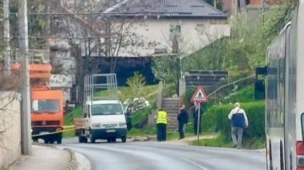 Dva radnika ispala iz košare dok su postavljali žice za tramvaj