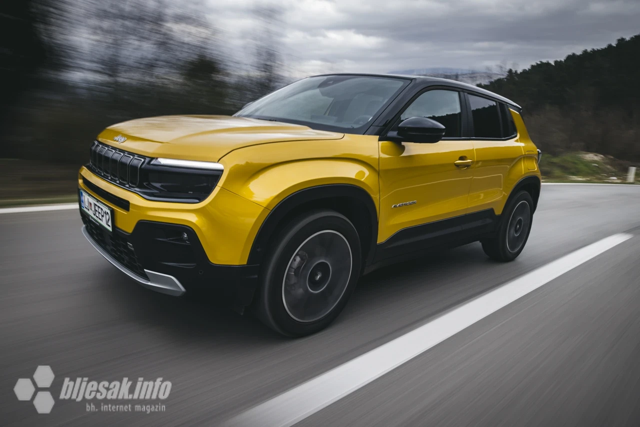 Jeep Avenger 1.2 E-DCS6 MHEV Summit
