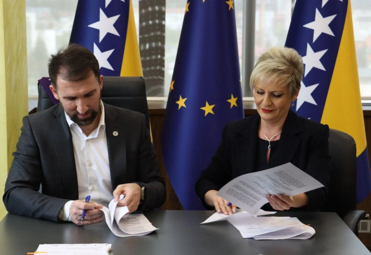 Ministar Delić potpisao ugovor vrijedan 2 milijuna KM za rad ustanove "Hum"