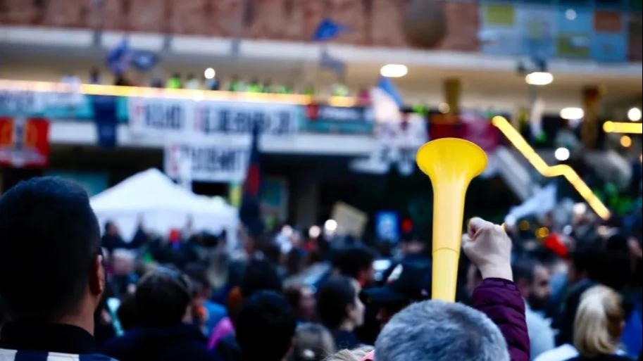 Studenti u blokadi i dalje blokiraju RTS, blokirali i raskrsnicu