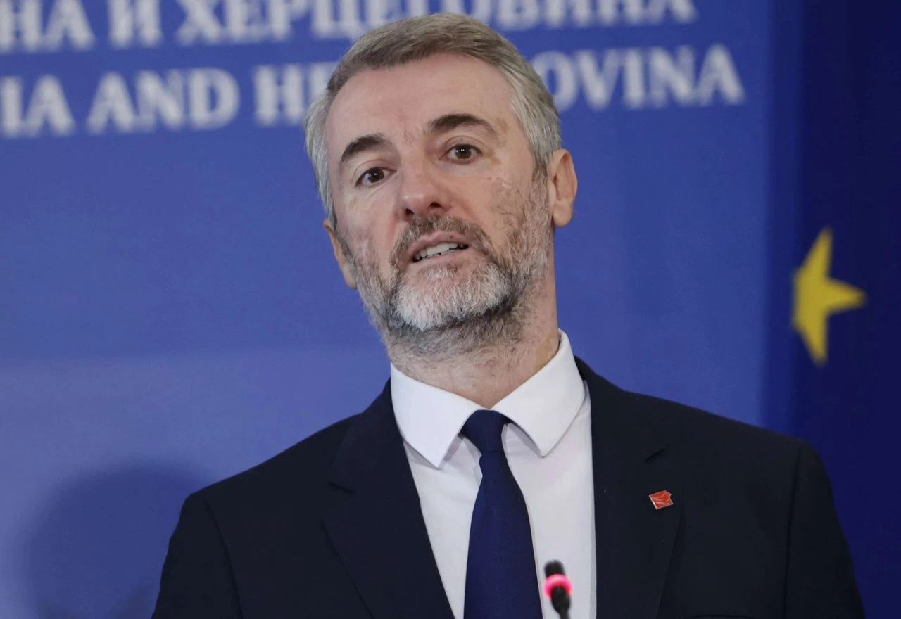 Forto: ''BiH bi mogla ostati bez kontrole nad vlastitim nebom''