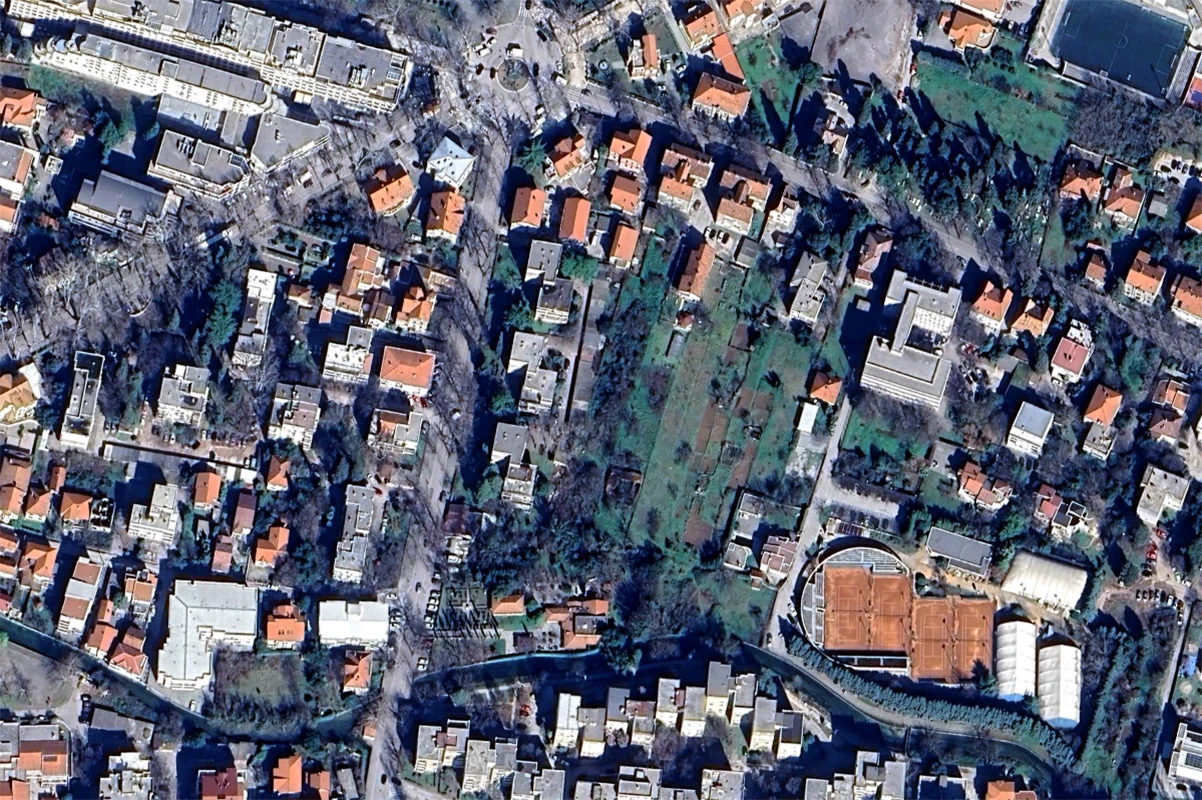 Mostar: Šminka se dvorište u Ulici kraljice Katarine
