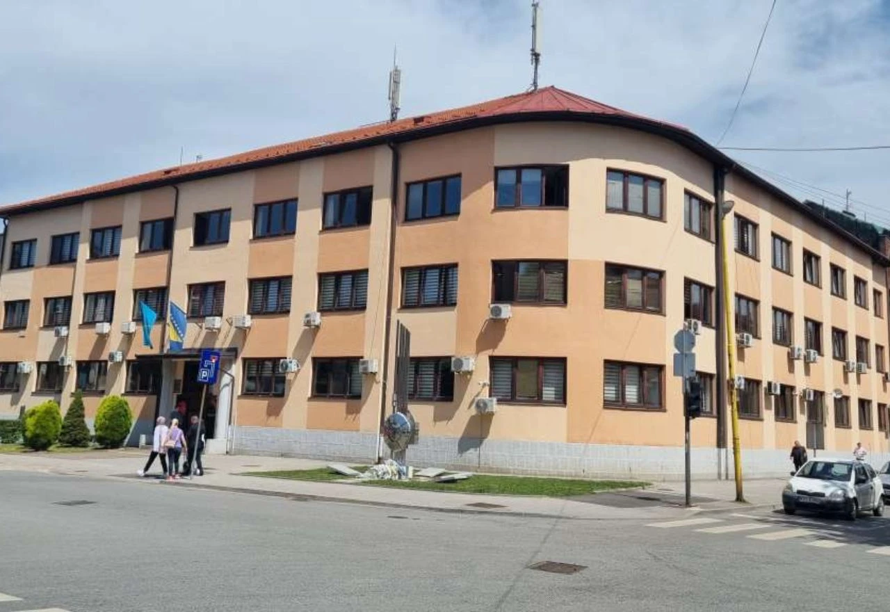 Pritvor Nerminu Deliću zbog nasilnog ponašanja