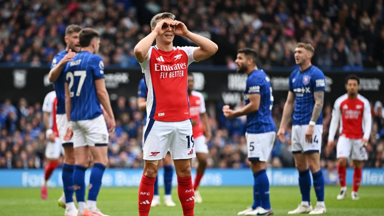 Arsenal sredio Ipswich, novi poraz Manchester Uniteda