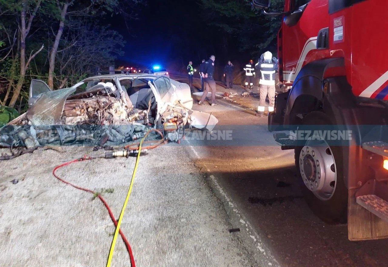 Teška prometna nesreća: Maloljetnik smrtno stradao, vozač preminuo u bolnici