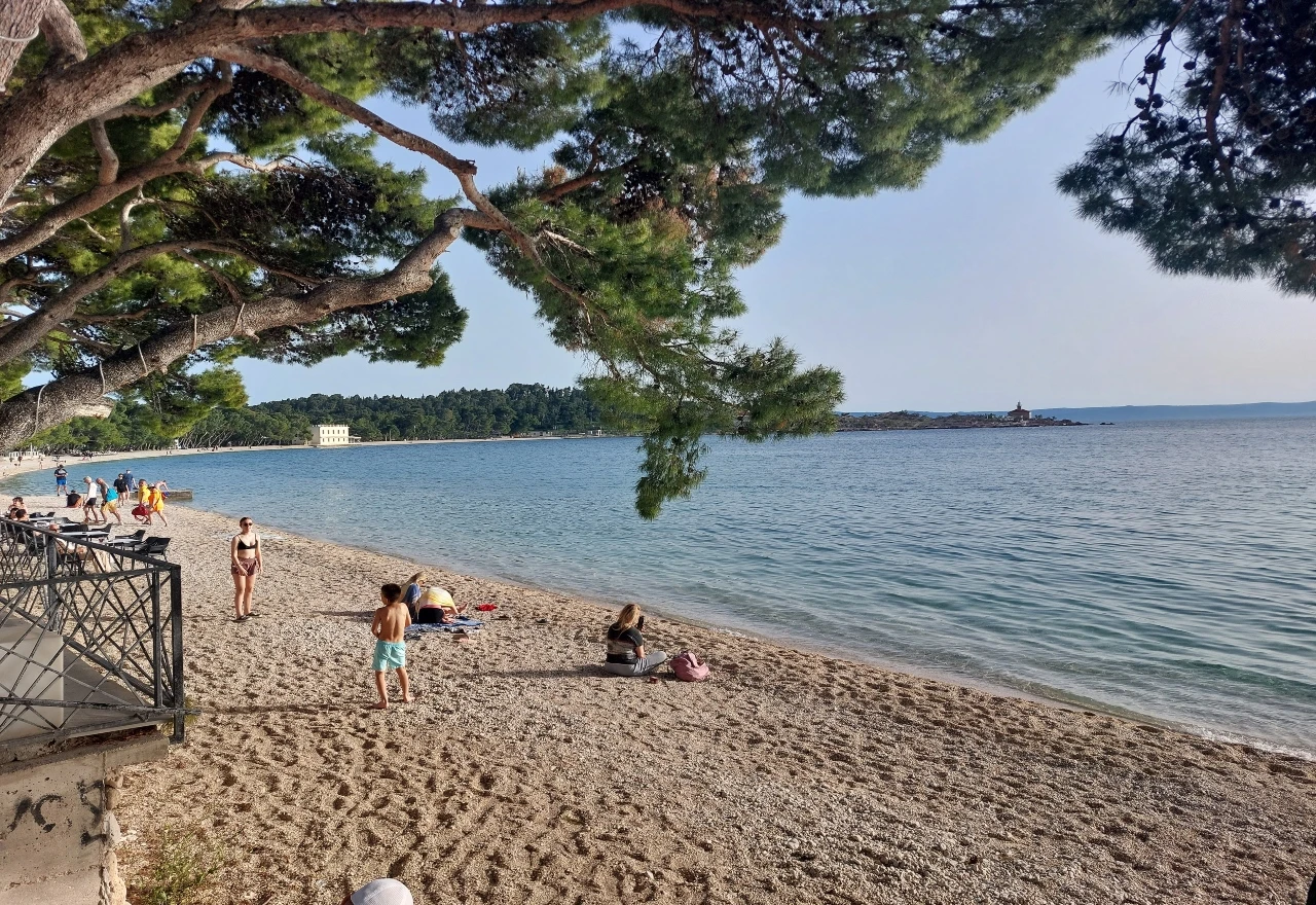 Uskrs u Makarskoj: Sunce, šetnja i lijepo vrijeme dočekali prve turiste