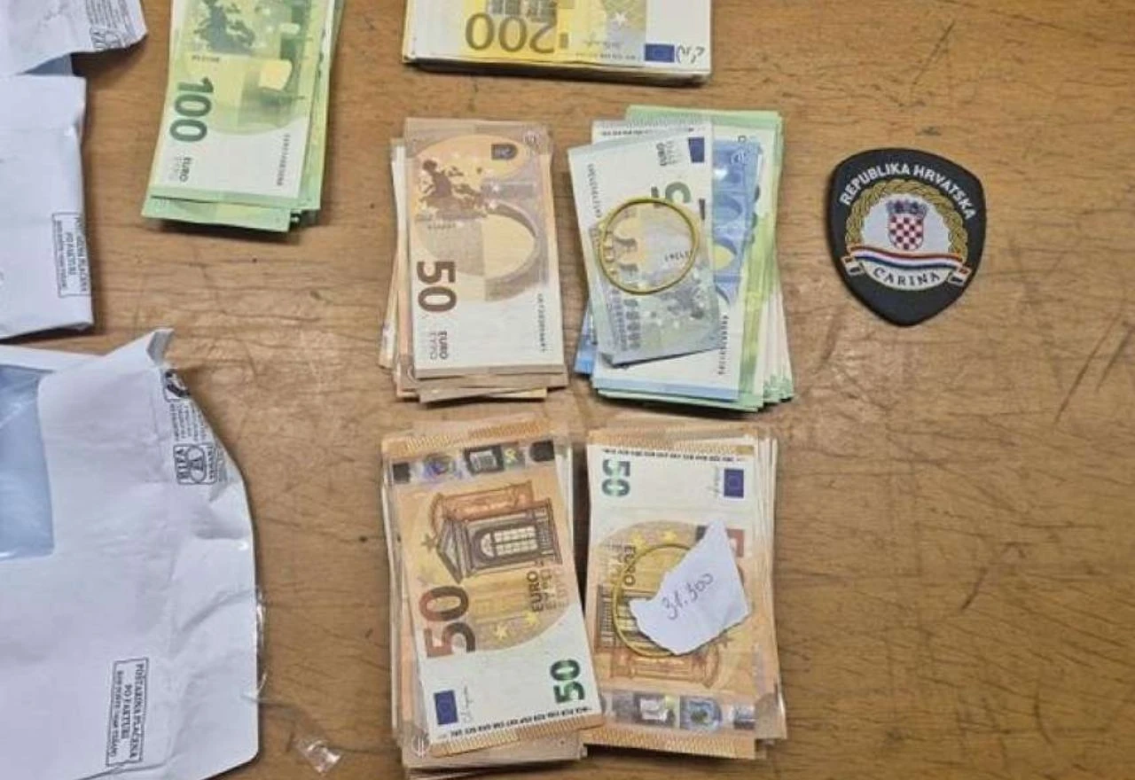 Državljanin BiH u Hrvatsku pokušao unijeti 31.300 eura
