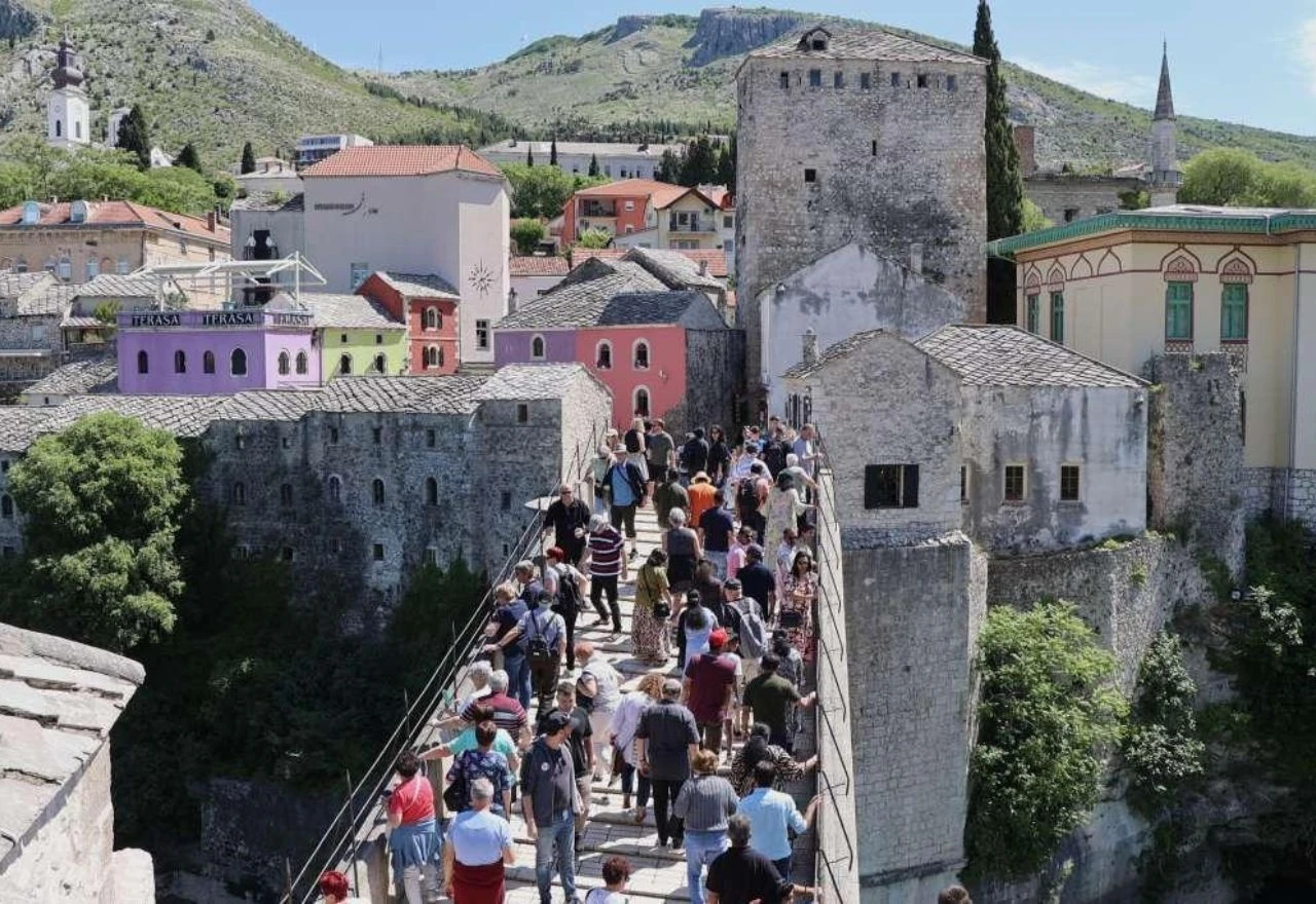 Ekipa RTV Herceg-Bosne napadnuta na Starom mostu