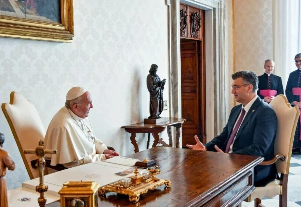 Dan žalosti u Hrvatskoj zbog smrti Svetog Oca